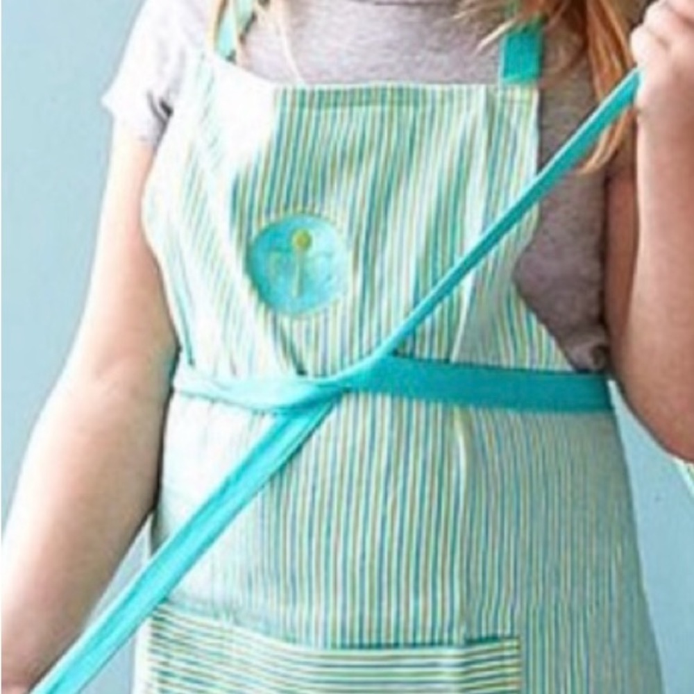 Pampered Chef Kids’ Apron